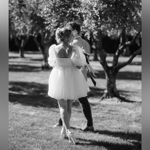 SELKIE Puff Dress White - Picture 3 of 4